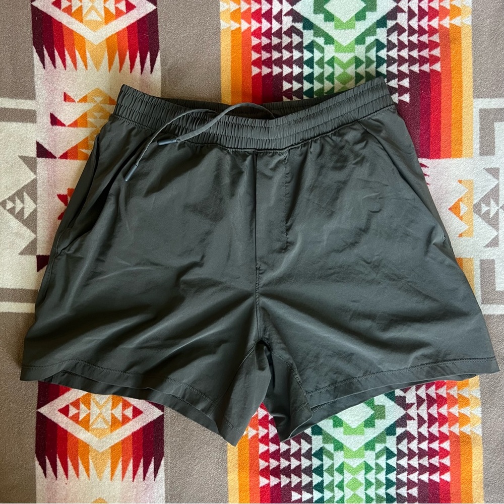 Lululemon Pacebreaker Shorts 5”